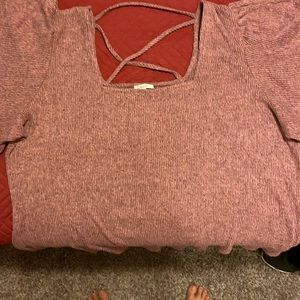 Sweater shirt only worn once. Too big for me now